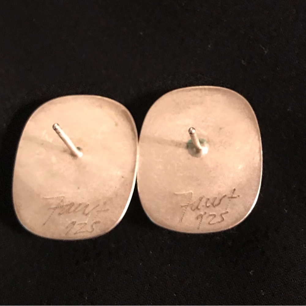 Amy Faust Light green beach glass earrings set in silver - Picture 3 of 3